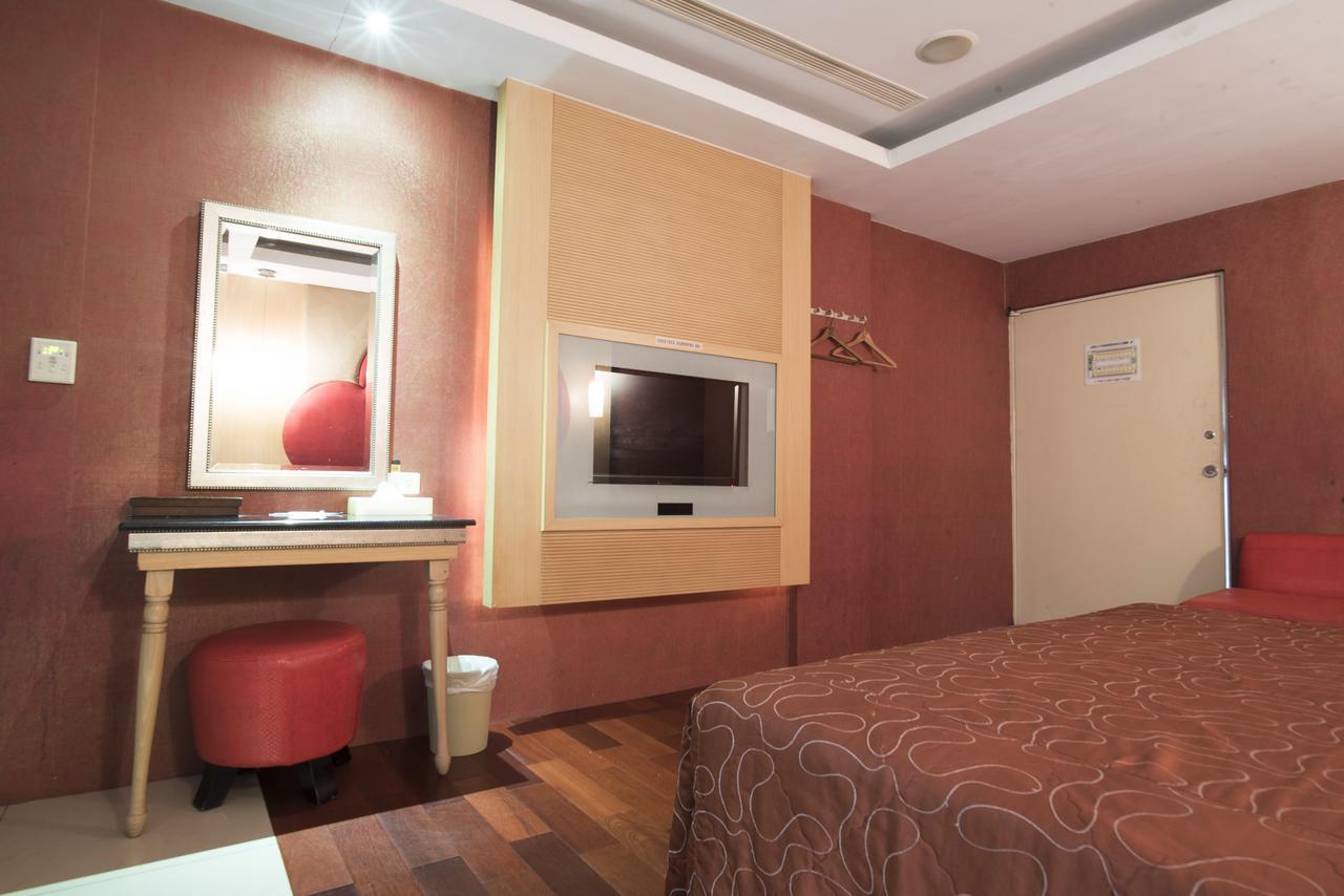 Alexander Motel Kaohsiung Exterior photo